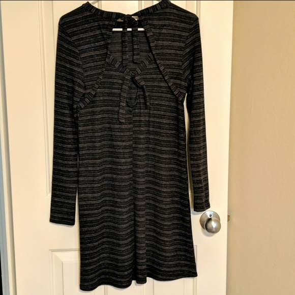 Black long sleeve sweater Dress - Picture 6 of 6